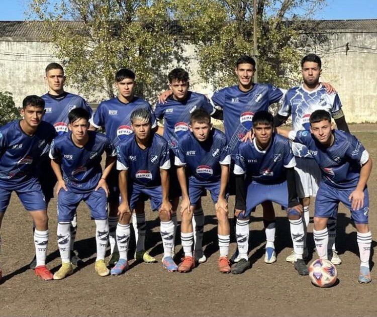 Con 3 goles de la araña <a href="/alejoovillalba9/">Alejooo</a> la reserva de @Lamadridprensa venció por 3-1 a Victoriano arenas de local en el cirse
#vamoslospibes #reservaprimeraC <a href="/SABADOGOL/">SABADOGOL</a>