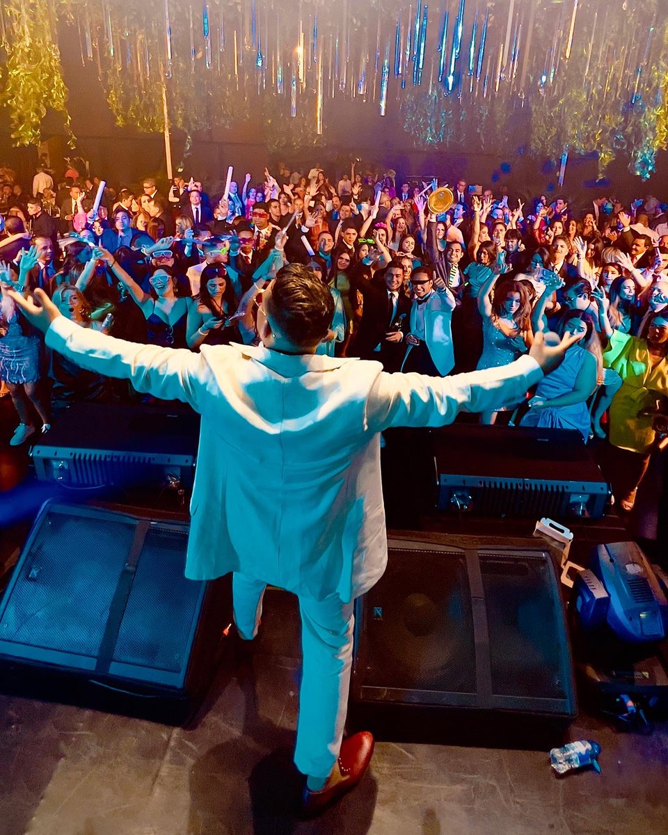 Venga ese abrazo! 🙏
Sábado pasado! 
El Bilingue - Santa Marta! #showprivado