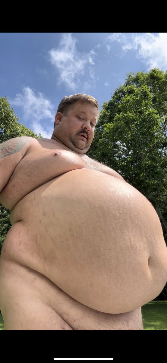 Grrth13's tweet photo. Now that is a FAT CHUB! https://t.co/MLiWzN7PGB