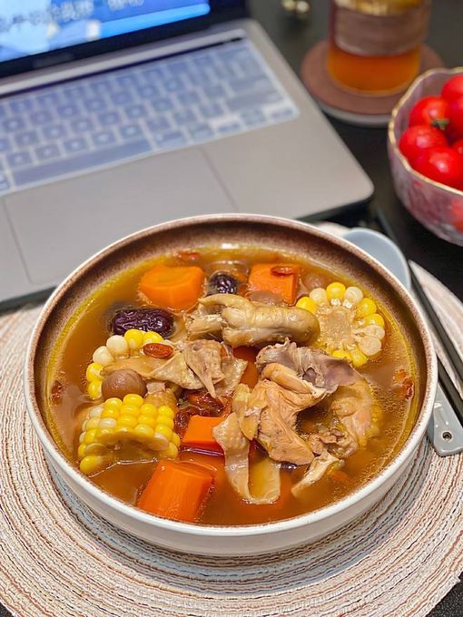 kittycutiest's tweet photo. Auntie is ready, my favorite chicken soup 🥰 https://t.co/rrsDqnjwob