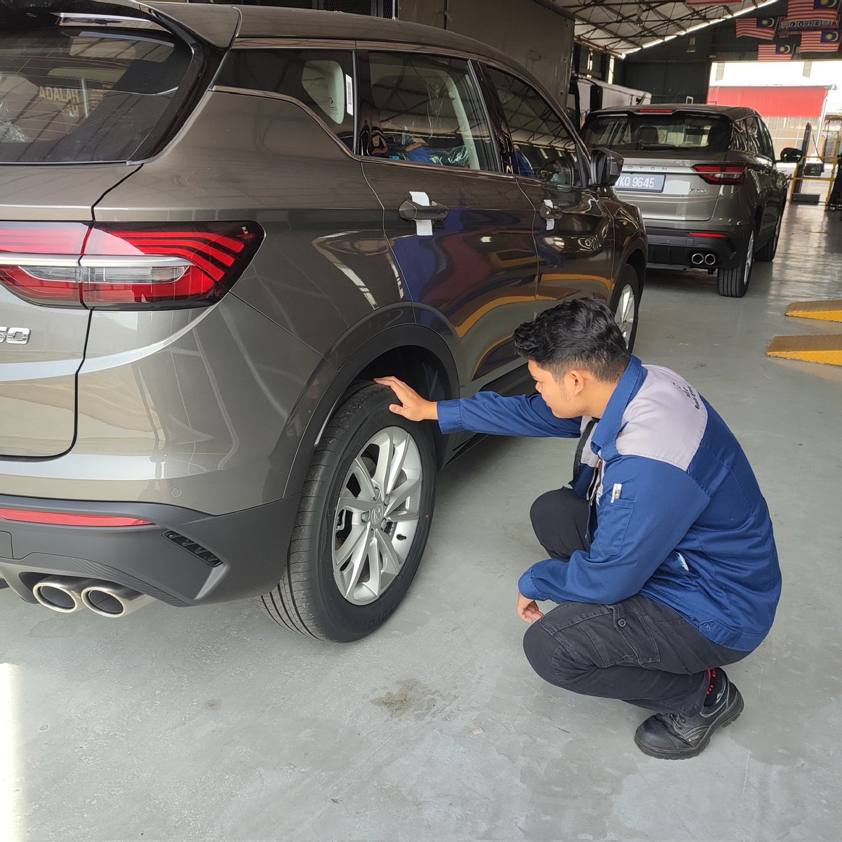 danialjkrckm's tweet photo. SELASA : 13/6/2023

- Menjalankan ujian VTL terhadap beberapa buah kereta milik JPN Kedah
- Pemeriksaan selepas pembaikan lori AADK
- Membantu Encik Aswandi menjalankan brake bleeding dan pemasangan tayar

@EnCiK_JM1 
@JKRCKMKedah 
#internfebjun2023
#ckmkedah https://t.co/YXPZOYw51J