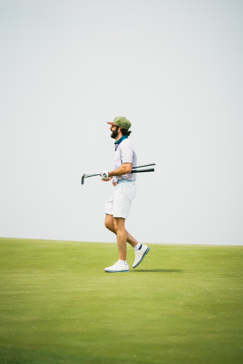 ThomasRhett's tweet photo. Working on getting down to a 10 handicap this year. Who’s with me? ⛳️ https://t.co/TA8KFEChw7