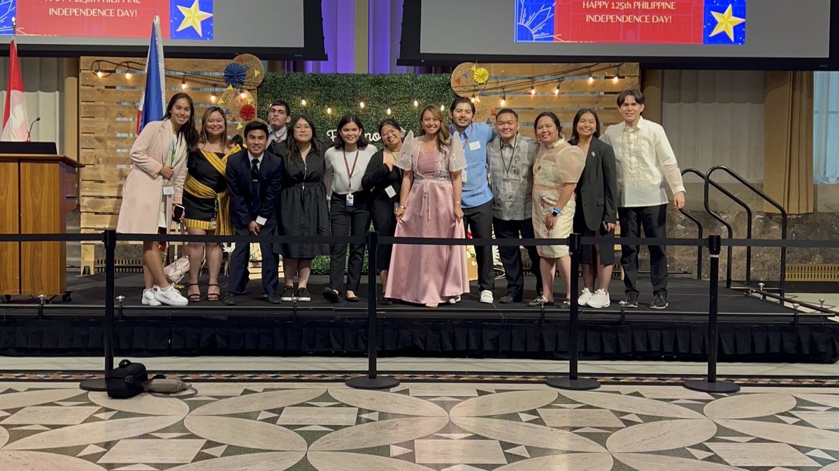 filcaninterns's tweet photo. Las night, our interns participated in a Filipino Heritage Month event on the Hill. It’s great to see them represent Filipino-Canadians from across Canada! https://t.co/g9g8LnEHGm