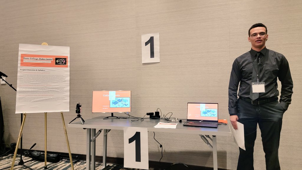 JanSchweizer324's tweet photo. So proud of our @Evolve_Durfee scholars who presented final projects from Does College Make Cents at @springpointEDU's TLE Exhibition🎉 #transformative #learning #TLEs @FRPSsupt @frps_durfee @BarrFdn @Agenda4Learning #doingHSdifferently https://t.co/ccxCvKuBDO