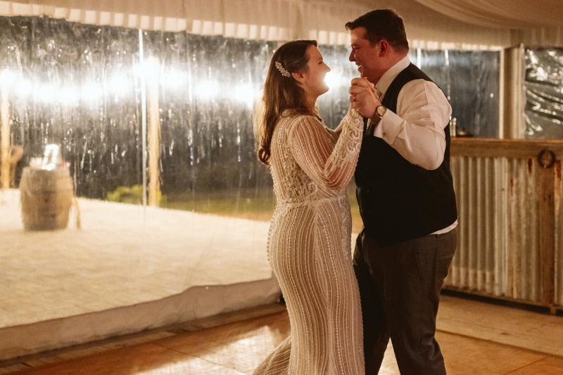 Charlotte &amp; Daniel's Wildflower Farm Winter Wedding is now live on Polka Dot You! polkadb.com/43Ckkw9