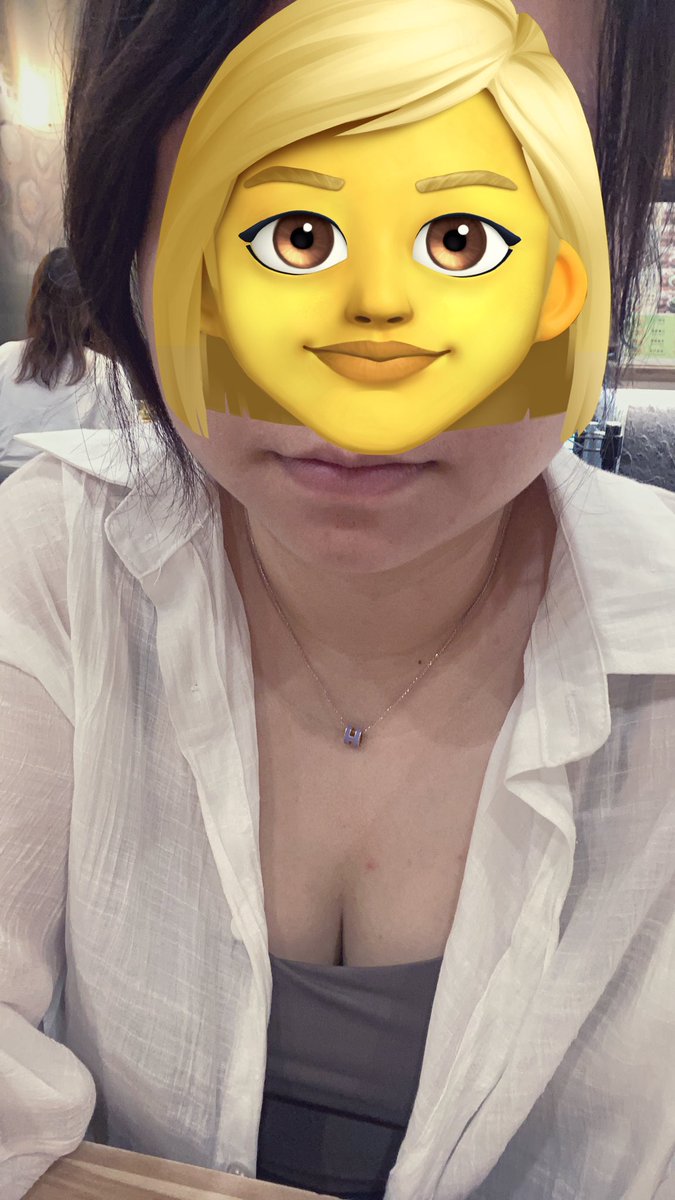 最近真的是熱到不行🌞
不過Uniqlo 的Airism bra top真的好穿，大胸友善，而且還是可以有溝♥️
看來要去囤貨包色來渡過這個夏天了😂
#ootd #uniqlo