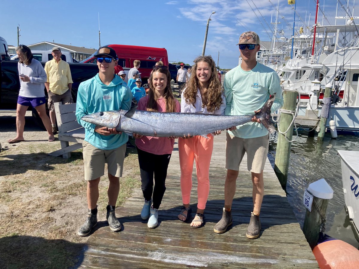 WestWindCharter's tweet photo. She made reeling in a 74lb Wahoo look easy. Pretty work! #westwindcharters #outerbanksdeepseafishing #outerbanksfishing #captainolanwest #wahoo #wahoofishing #obxsunrise #sunrise #atlanticocean https://t.co/Vo4huvkffz