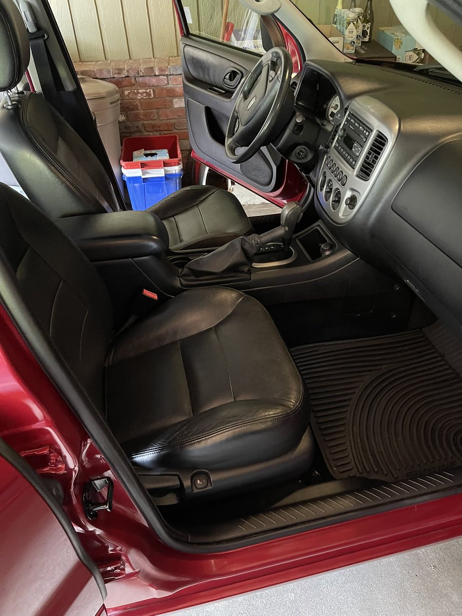 imbckngr's tweet photo. BEFORE &amp; AFTER

Some of todays work. Visit our website and book your interior detail with mobile butler today!!! https://t.co/XLKRVIYjlN