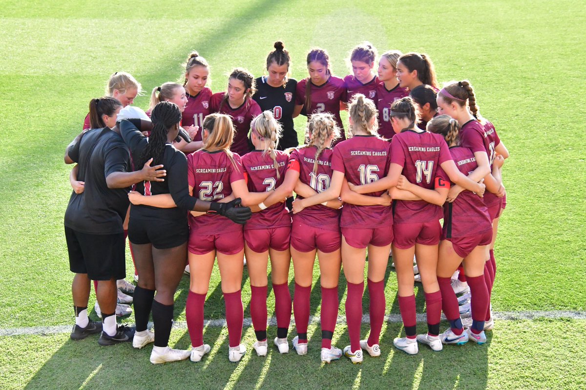 2024Roepke's tweet image. #LoveOnly
#theNest
#screamingEagles
#juniorSZN
 #varsity
Family 

🦅⚽️❤️💛