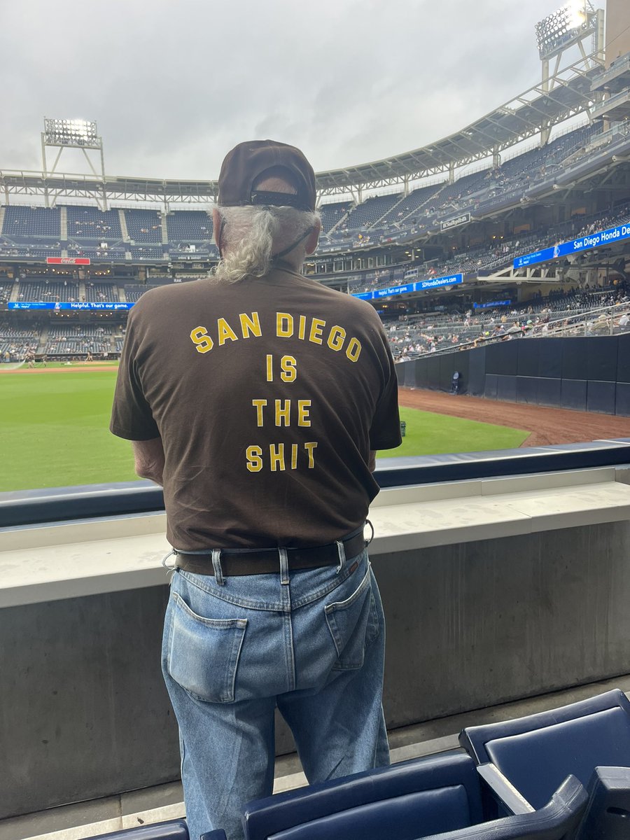 Maddiep21's tweet photo. Pops is a great model #bringthegold #madeinsd https://t.co/CWXqH09g5c