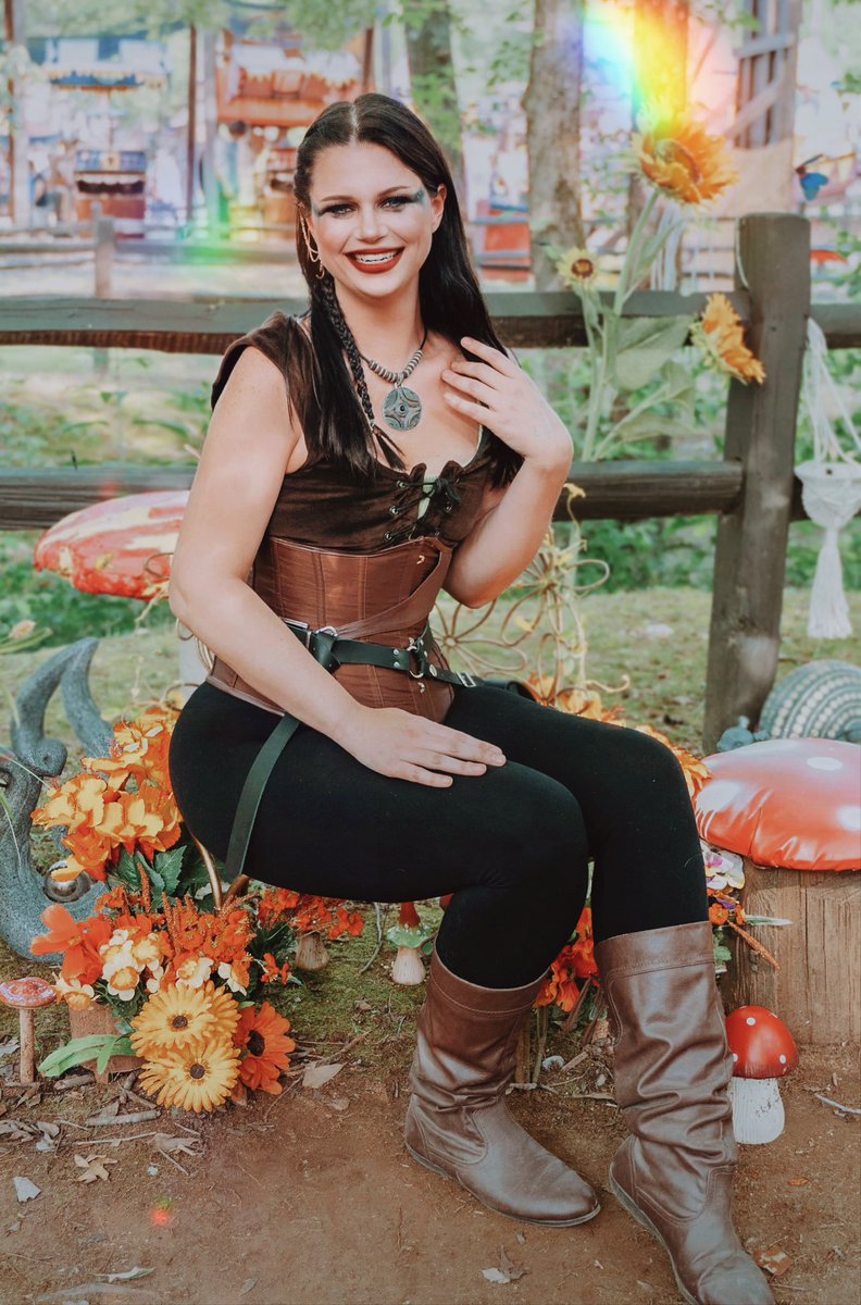 dammitroxanne's tweet photo. I miss Ren Fest already 🥲 https://t.co/XCpJTiumsE