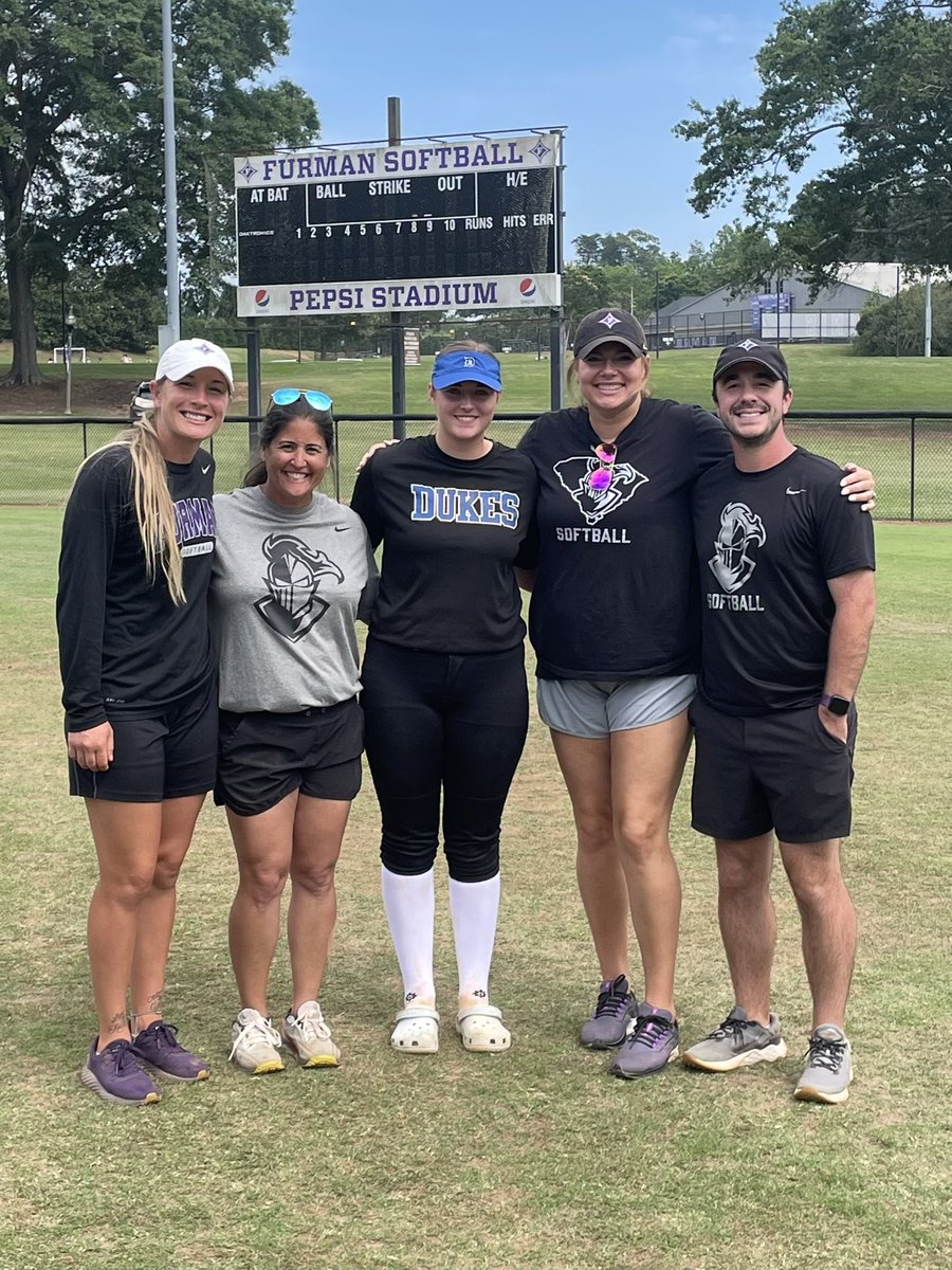 Had a great time at the Furman University softball camp! Thank you to the amazing coaching staff! <a href="/FurmanSoftball/">Furman Softball</a> <a href="/StaceyJW26/">Stacey Johnson-Whitfield</a> <a href="/CoachAHayes/">Amanda Hayes Young</a> <a href="/jwint11/">John Winters</a>