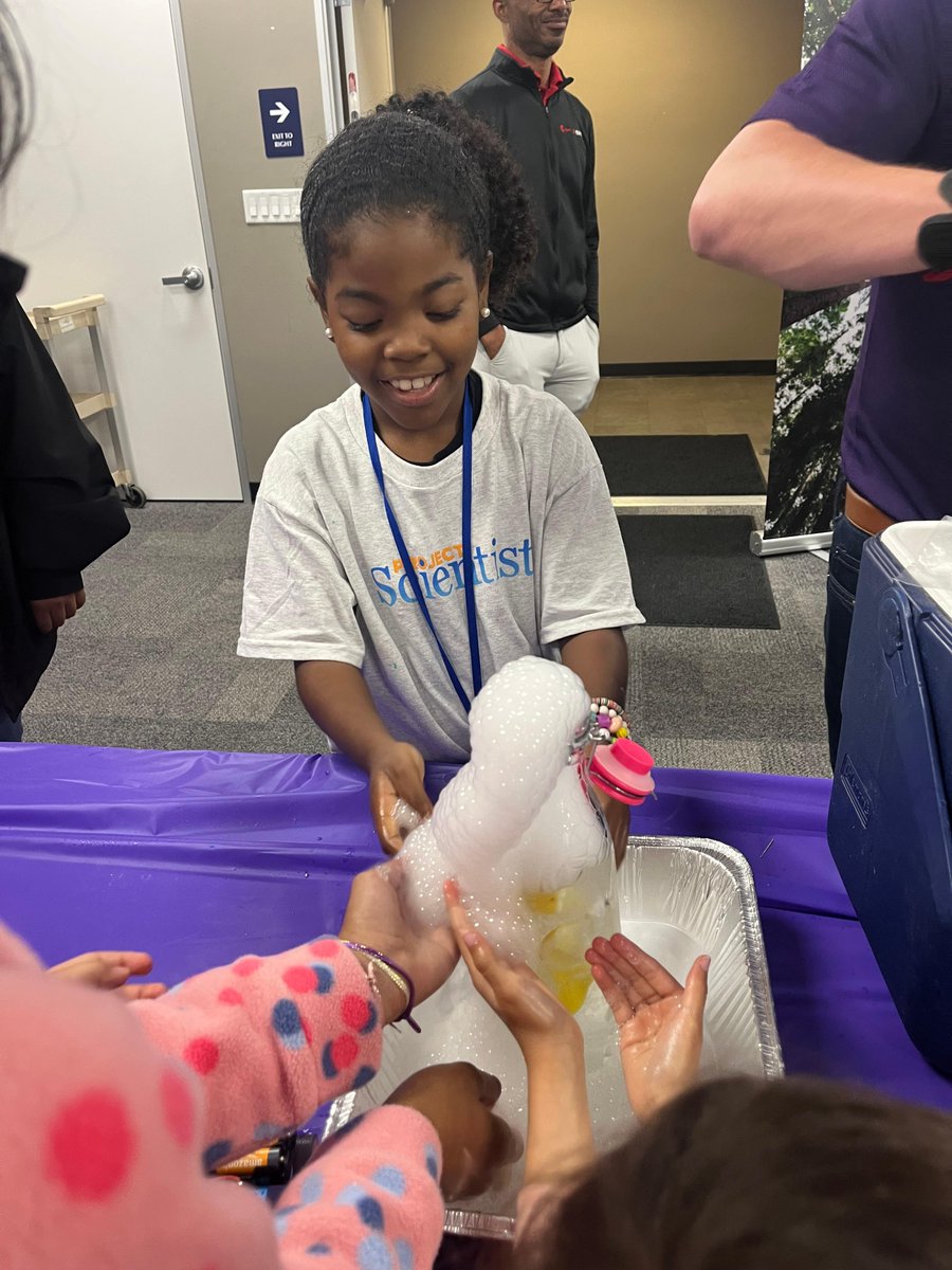 ProjScientist's tweet image. Thank you, Louise Rasmussen and all the amazing @Trane_Tech Brea #volunteers, for making today STEMtastic for @ElSolAcademy #STEMgirls.

#WomeninSTEM #WomeninEngineering #WomeninScience