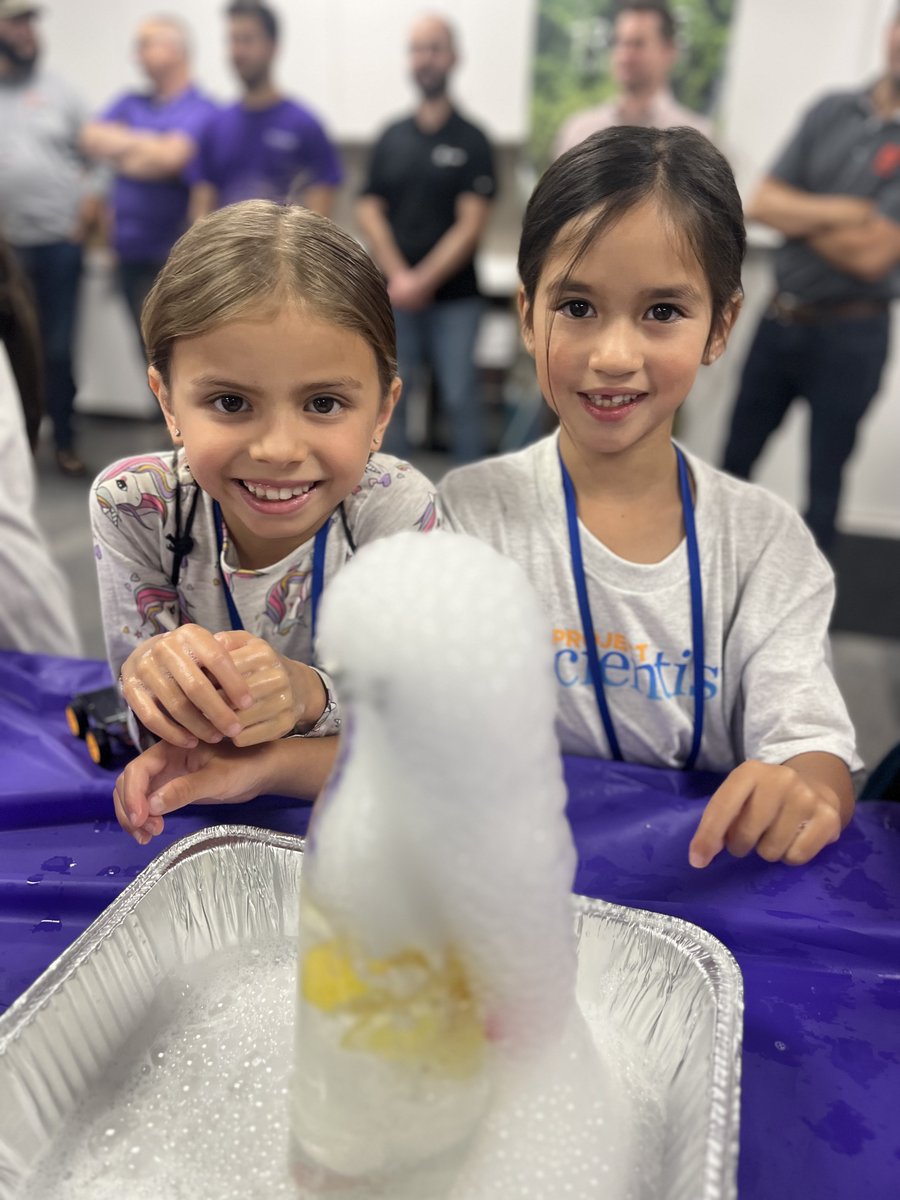 ProjScientist's tweet image. Thank you, Louise Rasmussen and all the amazing @Trane_Tech Brea #volunteers, for making today STEMtastic for @ElSolAcademy #STEMgirls.

#WomeninSTEM #WomeninEngineering #WomeninScience