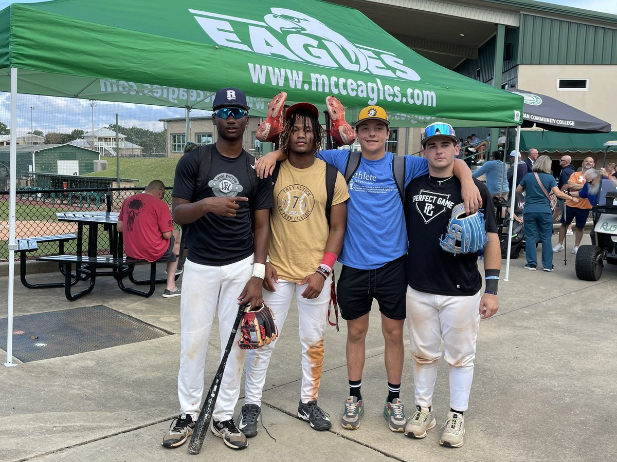 Good luck to our guys competing in the State Games of MS!!
Jarvis Woody @jarvis_woody 
Cam Keyes @CameronKeyes 
Jennings Kimbrell @JenningsKimbre1 
Landon Deslatte @landon_deslatte 

@WowFactorNation @Templeharvey08