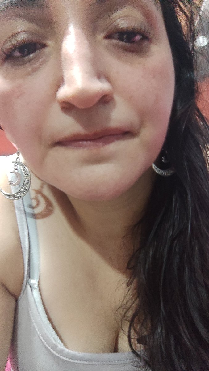 mAriaNiS121's tweet photo. Se presta la cara pa buscar pega 😫😫😫

Debería haberle puesto filtro 😏😏

#Eso 
#GymOff https://t.co/YJeQFVdcVK
