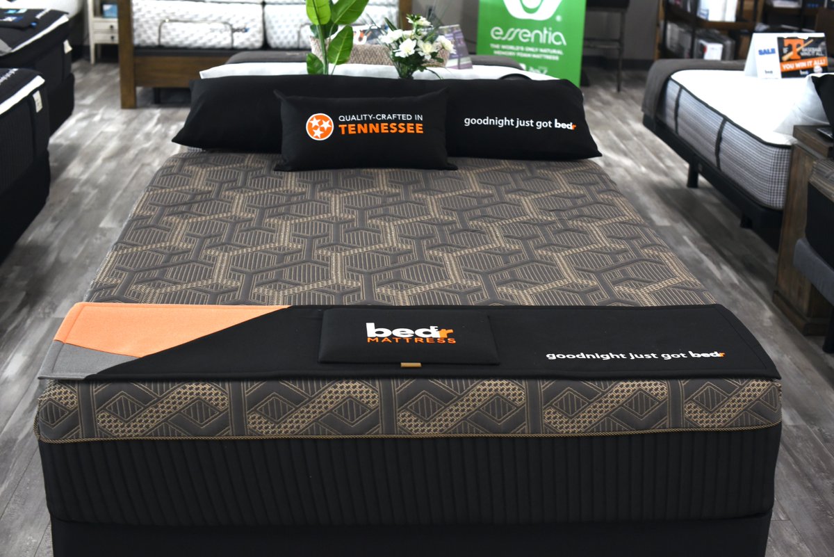 BedrMattress's tweet photo. Dreaming of the weekend to come should be easy for @Moore10Chris! He sleeps on one of our Performance Hybrids. Serious athletes need serious recovery, and we've got that covered! Stop by to try one for yourself!
#recoverbedr #bedrathletes #onlyatbedr #tnmade
#GBO #RoadToOmaha https://t.co/VD19XrL1jv
