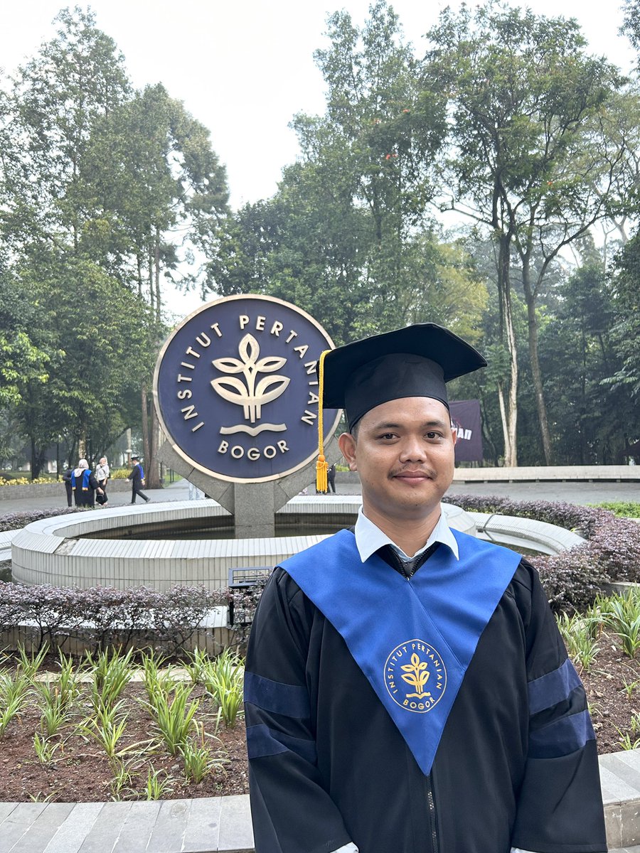 merantifm's tweet photo. Selamat, aku bangga🥹

@faizalmutaqin_ https://t.co/LJxMmHGFeZ