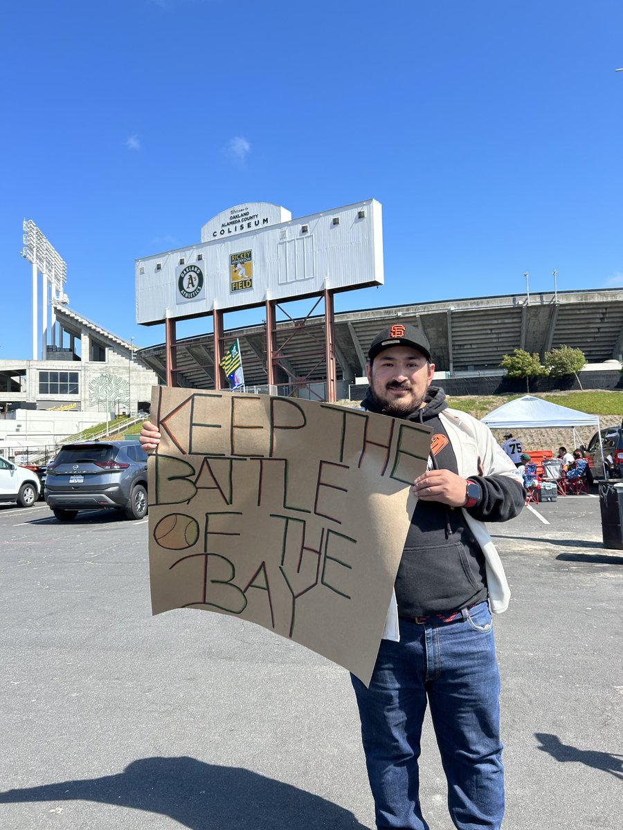 KNBR's tweet photo. There’s a Giants fan here https://t.co/Hn8V7CfmHx