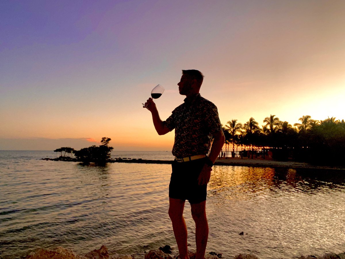 Sunsets in the Florida Keys hit just right.

#HomoCultureTour #TheFloridaKeys #FloridaKeys #Sunset #PalmTrees #KeepFloridaGay #islabella #islabellabeachresort