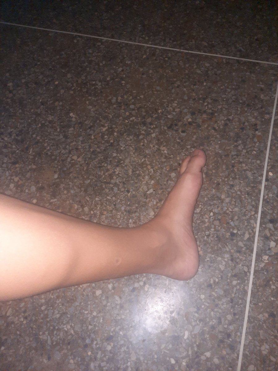 lopezAnvel41's tweet photo. I sell feet content 😏🦶😈@findomfan420 https://t.co/uYC4MGfnS9