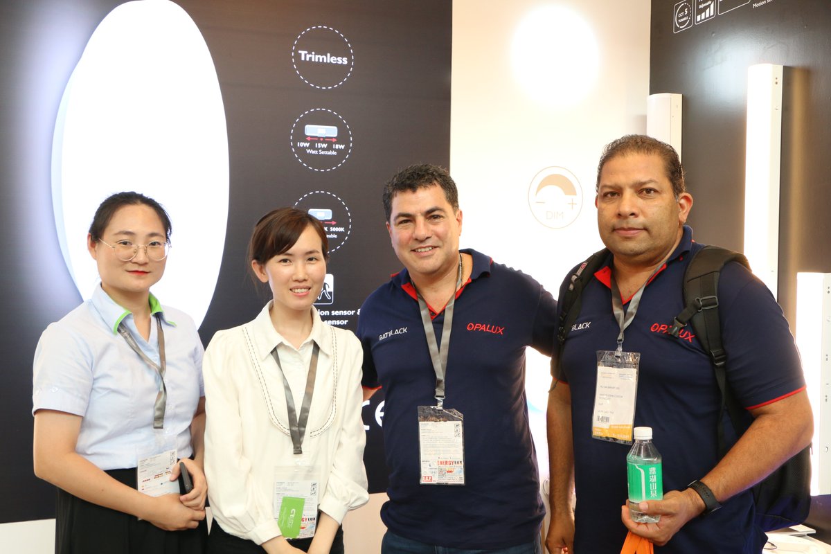JerryHo49659's tweet image. So Glad to meet old friend and new friend in Guangzhou lighting fair, looking forward to seeing you next time.
#guangzhoulightingfair #Ceilinglight #Ceilingfixture #ETL