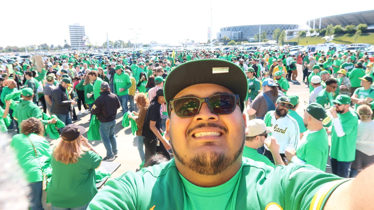 Welcome to the Reverse Boycott 
#ReverseBoycott #StadiumScam #FisherOut #WeAreHere #OAKtogether