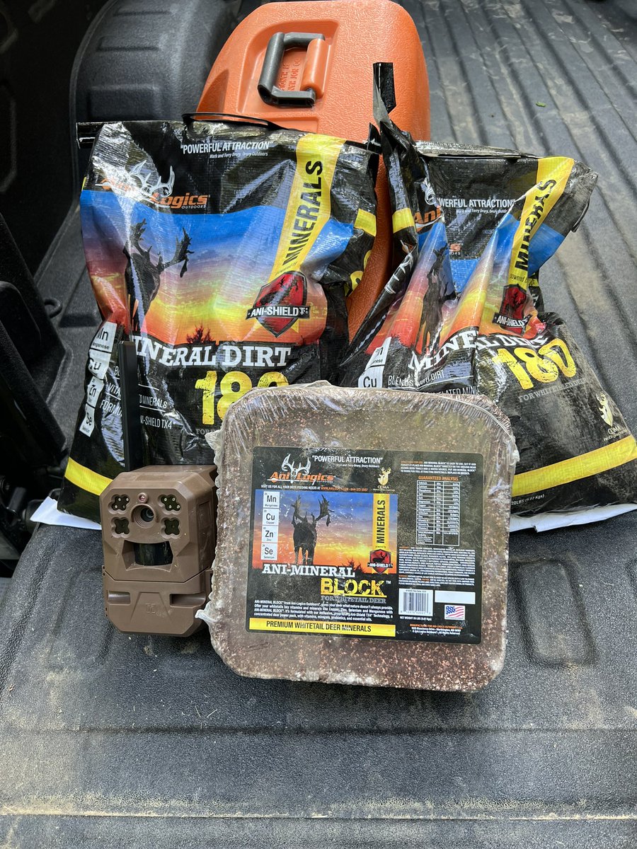 Excited to see the some antlers growing! <a href="/Moultrie/">Moultrie Products</a> <a href="/Ani_Logics/">Anilogics Outdoors</a>