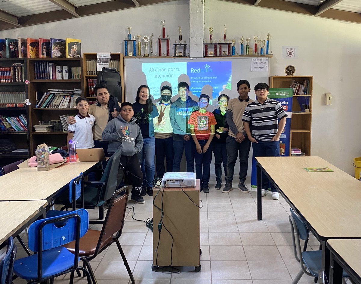 redspira's tweet photo. #Redspira Platicamos ayer con cerca de 20 estudiantes de la Secundaria 66, ubicada en el Ejido Puebla, sobre #calidaddelaire y salud #ProgramaBanderas
🙌 Esto en el marco del Proyecto de Comunidades Seguras del Comité Ciudadano de Seguridad Pública. https://t.co/gxkW6kFEx4