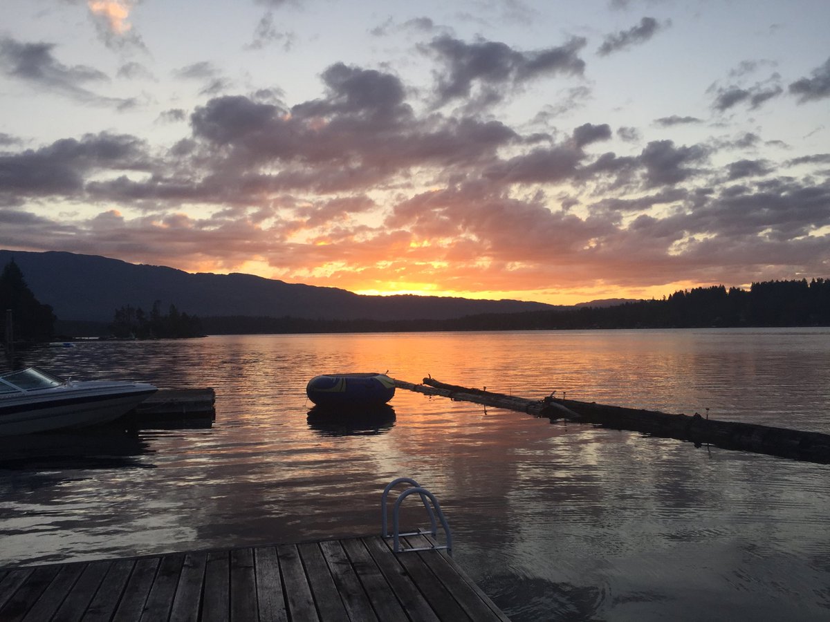 @j_mcelroy Sunrise at Sproat Lake near Port Alberni.