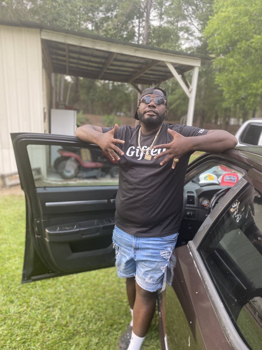 _zoepoppy69's tweet photo. Back &amp; Better 💰 https://t.co/NgECGO29s9
