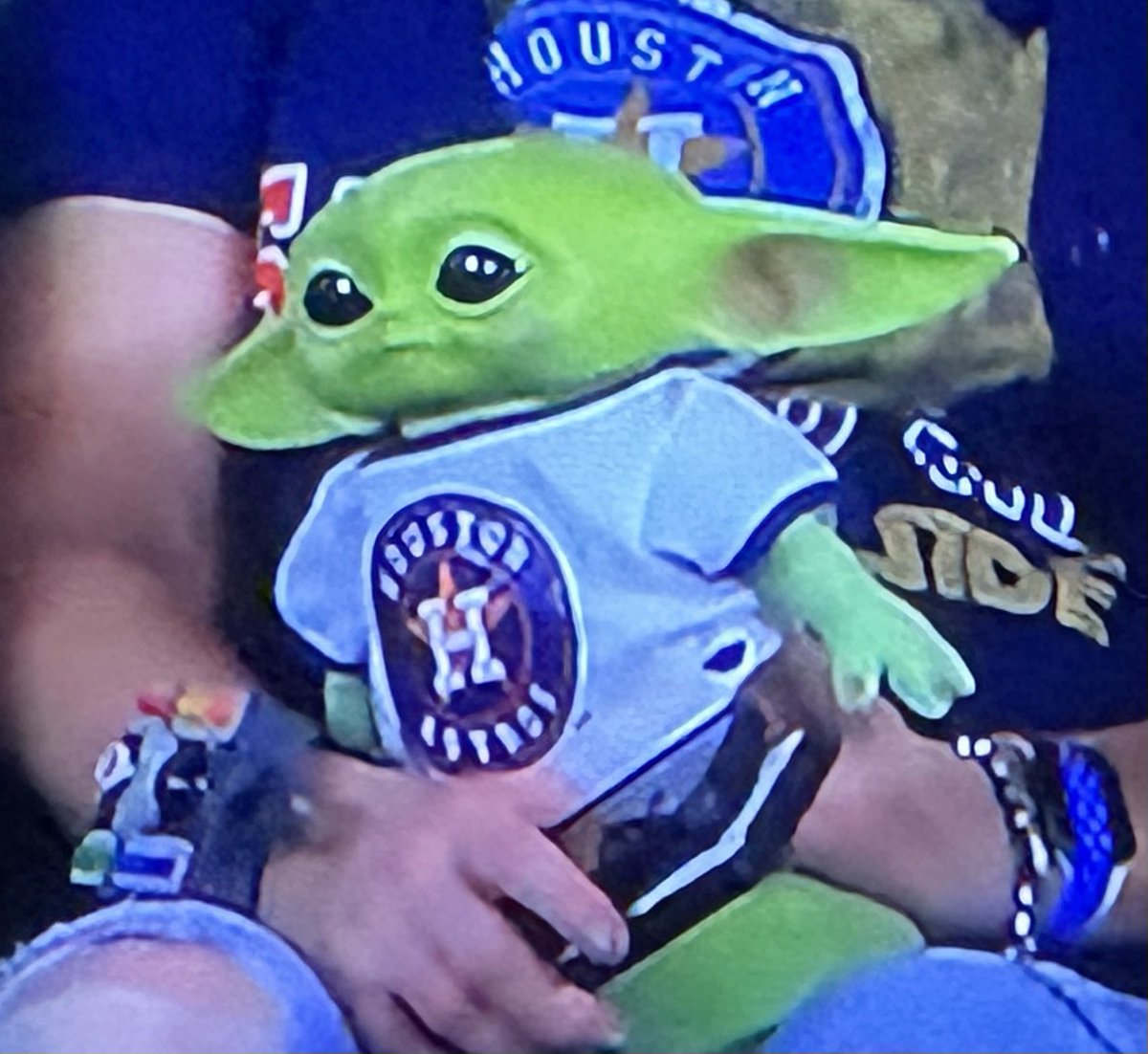 It’s official, Grogu aka Baby Yoda is an #Astros fan!! #Ready2Reign #StarWarsNight #StarWars