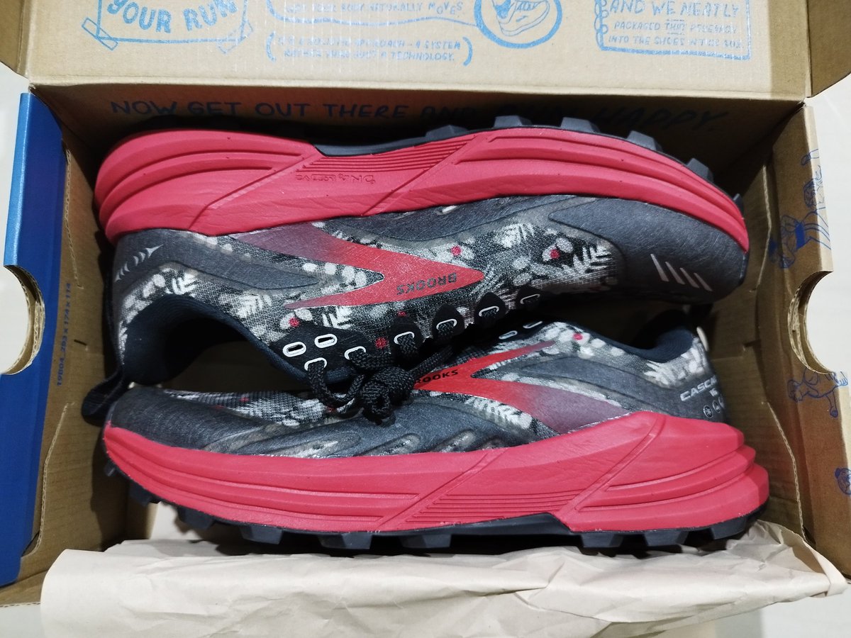 aizatmokhtar's tweet photo. Brooks Cascadia 16 Sasquatch 
Trail shoes
Size: 7.5US/6.5UK/40.5EURO
Mileage: Brand New
Reason for selling: Wrong size
Price: RM450 (negotiable) https://t.co/qzN3KfQPTx