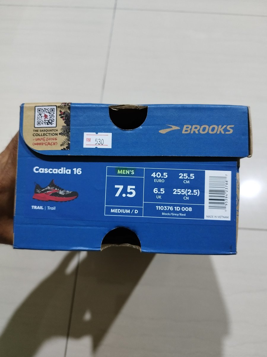 aizatmokhtar's tweet photo. Brooks Cascadia 16 Sasquatch 
Trail shoes
Size: 7.5US/6.5UK/40.5EURO
Mileage: Brand New
Reason for selling: Wrong size
Price: RM450 (negotiable) https://t.co/qzN3KfQPTx