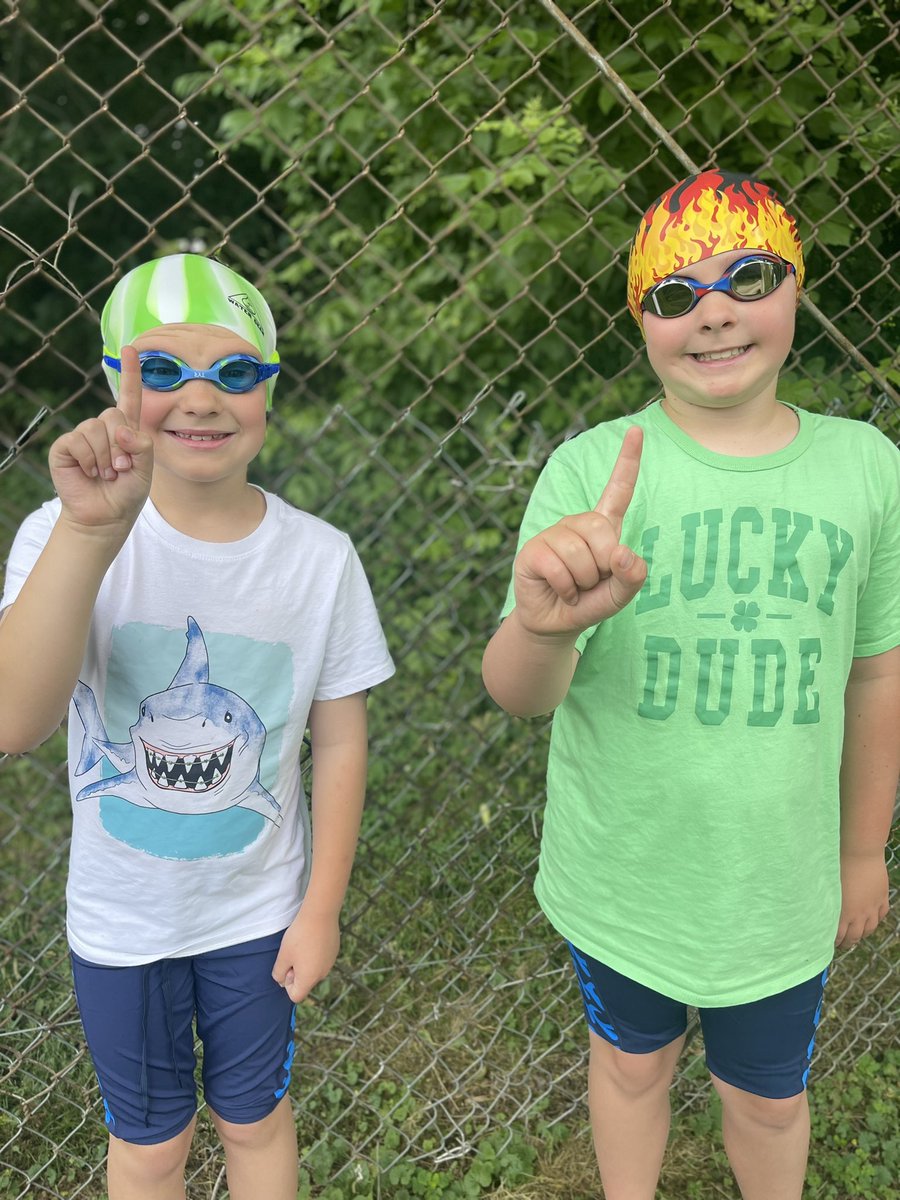 PShuck's tweet photo. Swim meet 👆🏻 #RollDolphins https://t.co/RxhzOf7lGw