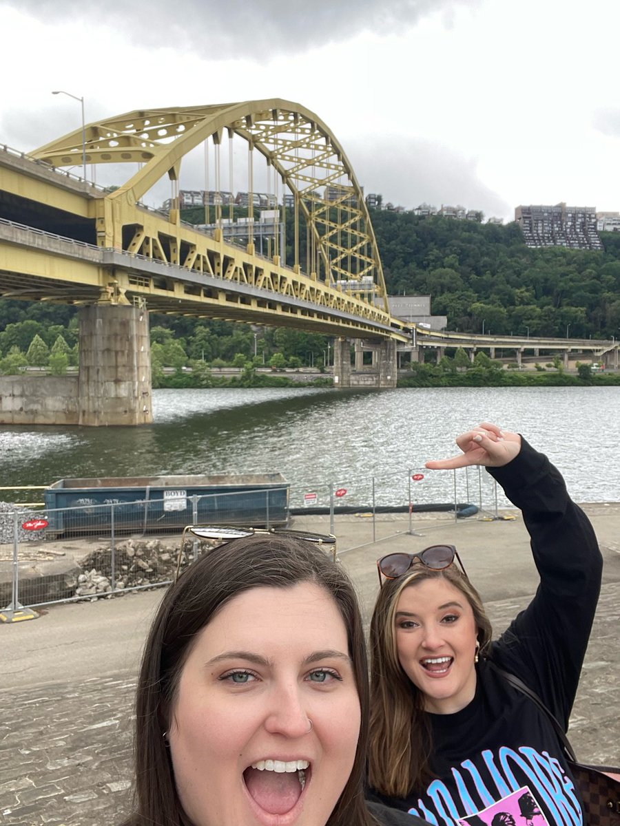 abbybradshawtv's tweet photo. THE most fun in the “Steel City” ✈️🎶
#Pittsburgh #ThisisWhyTour https://t.co/3ae9lLPl3a