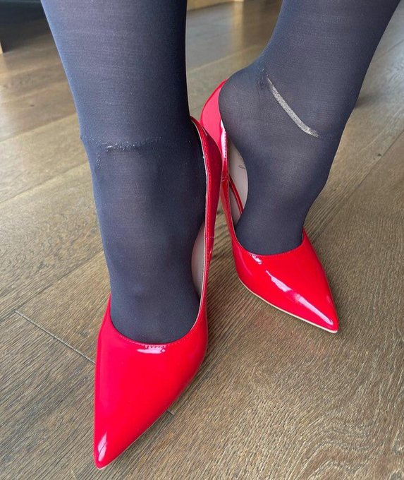 Nowy zakup 🇵🇱 My new heels🇺🇸🇬🇧 #feet #feetslave #footworship #footfetish #feetpic #feetfinder #feetcontent<a href="/tag/feet"class="tags">#feet</a><a href="/tag/feetslave"class="tags">#feetslave</a><a href="/tag/footfetish"class="tags"><span>#footfetish</span></a><a href="/tag/shoes"class="tags"><span>#shoes</span></a><a href="/tag/highheels"class="tags"><span>#highheels</span></a><a href="/tag/domination"class="tags"><span>#domination</span></a><a href="/tag/joi"class="tags"><span>#joi</span></a>