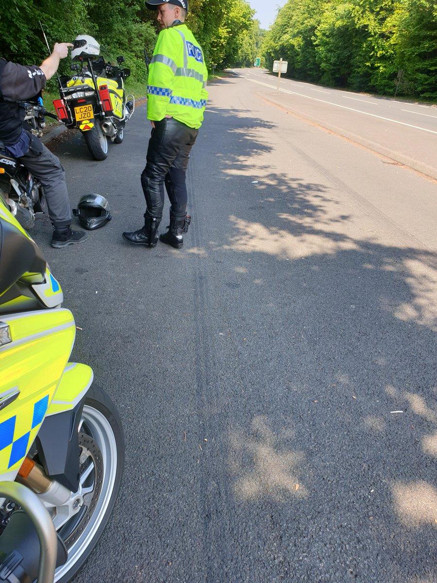 The #NationalMotorcycleUnit spoke to several riders and drivers today in Argyll.  Issues identified included inappropriate speed, showing poor observations and we offered advice on the benefits of wearing protective clothing.
Everyone has a part to play in making our roads safer