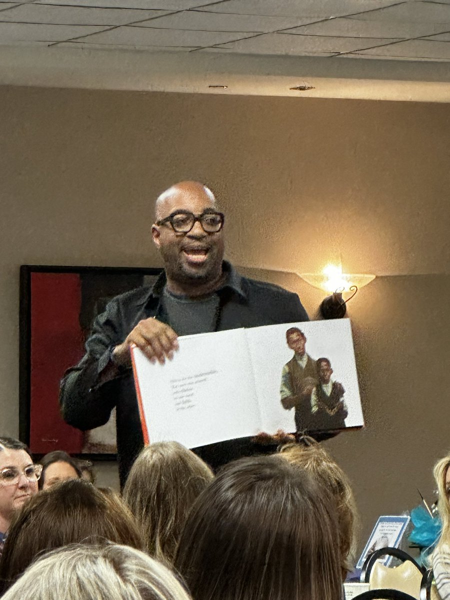 So wonderful to meet the awesome @kwamealexander during @JCPS_LMS #LSA2023Magic! #JCPSLibraries #LibraryLife #READ #Literacy #BooksUniteUs #FeelSeen #OneBookCanChangeaLife