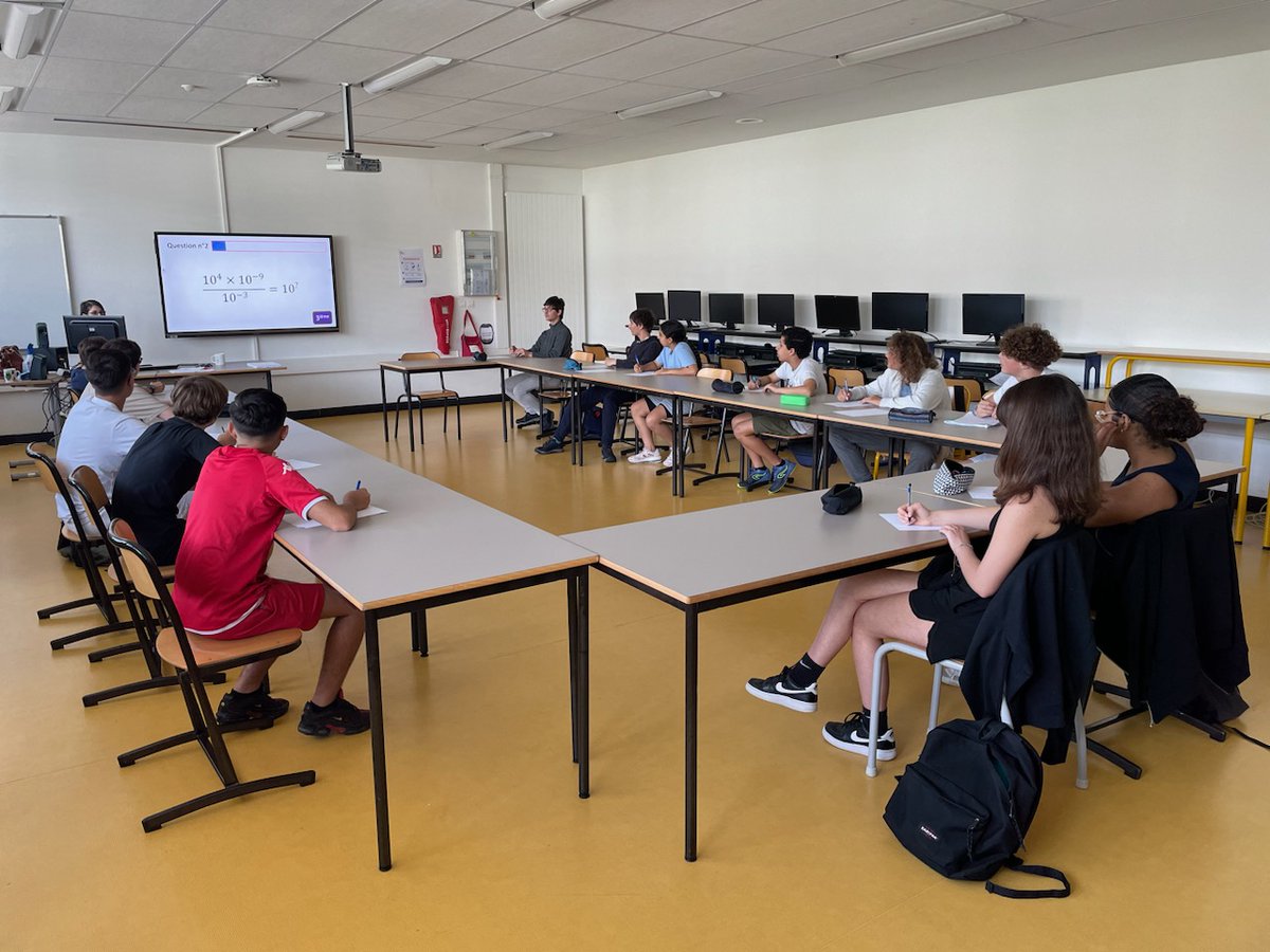BechetCollege's tweet photo. Les 3eme et 4eme se préparent au concours de calcul mental : 15 élèves sélectionnés ! Dernière préparation...@AcademieNice @CardieNice @LaurentLeMerci4 @MathsAcNice https://t.co/9o0vFTallK