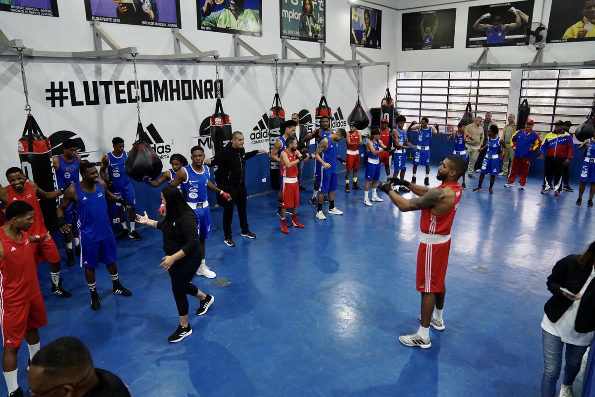 IBA_Boxing's tweet photo. IBA President started his official visit to Brazil by training session with national Brazilian and Venezuelan teams 🇧🇷 🇻🇪 

All the boxers came to camps in São Paulo to train before upcoming competitions. 

Following the tradition President presented boxing equipment to the athletes.

#IBAboxing #IBA