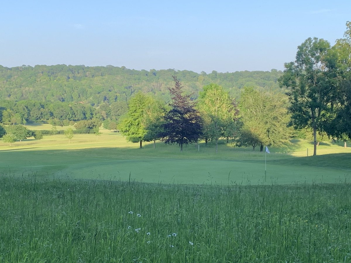 Aren’t we lucky to have access to beautiful nature.

Evening Nordic Walk tonight🚶🏻‍♀️🚶🏻‍♀️🚶🏻‍♀️