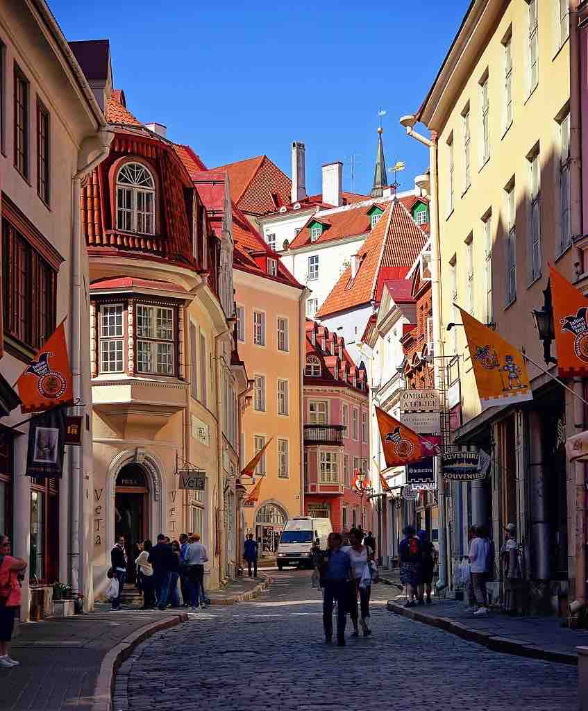 Long Street (Pikk tanav) in the Old Town of Tallinn Estonia 
📷 by TOTORORO.RORO [flickr]