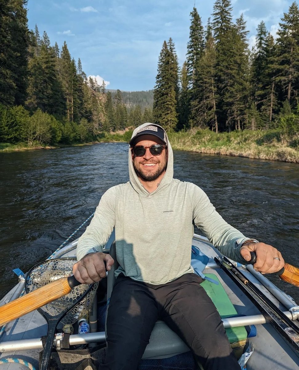 Capt4CleanWater's tweet photo. Take a picture, record a video—show us how YOU represent the fight for clean water from wherever you may be. Share your photo with us by tagging #CapsForCleanWater https://t.co/cRcG0BOH2q