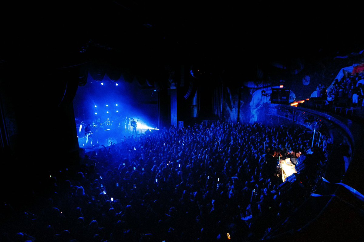 Luke5SOS tweet picture