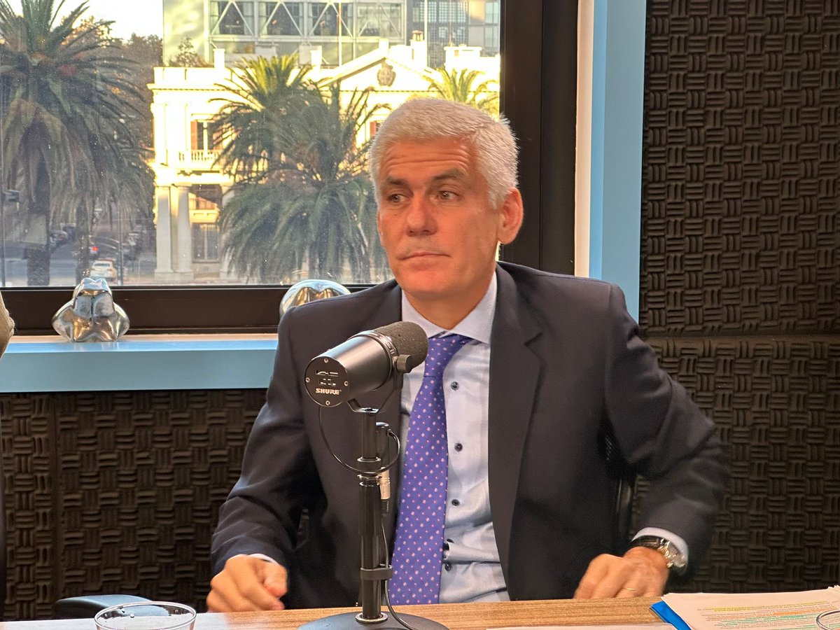 DipRodrigoGoni's tweet photo. Hoy reflexionamos sobre “La Democracia del Futuro en la interacción con la Inteligencia Artificial” en la #MesaTIC @enperspectivauy . También conversamos sobre la práctica de Gobernanza Anticipatoria Innovativa que venimos desarrollando en la Comisión de Futuros del @Parlamento_UY