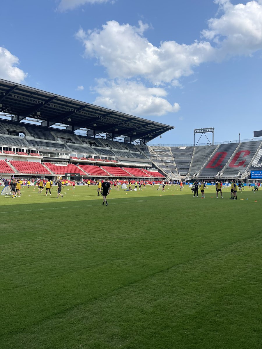 raggae86's tweet photo. Had so much fun playing in the #EmbassyTournament ⚽️ with my 🇸🇪Swedish friends -@SwedeninUSA - wore my #Icelandic 🇮🇸socks 😁#soccerdiplomacy #audifield @dcunited @ussoccerfndn https://t.co/mhpIepvRI1