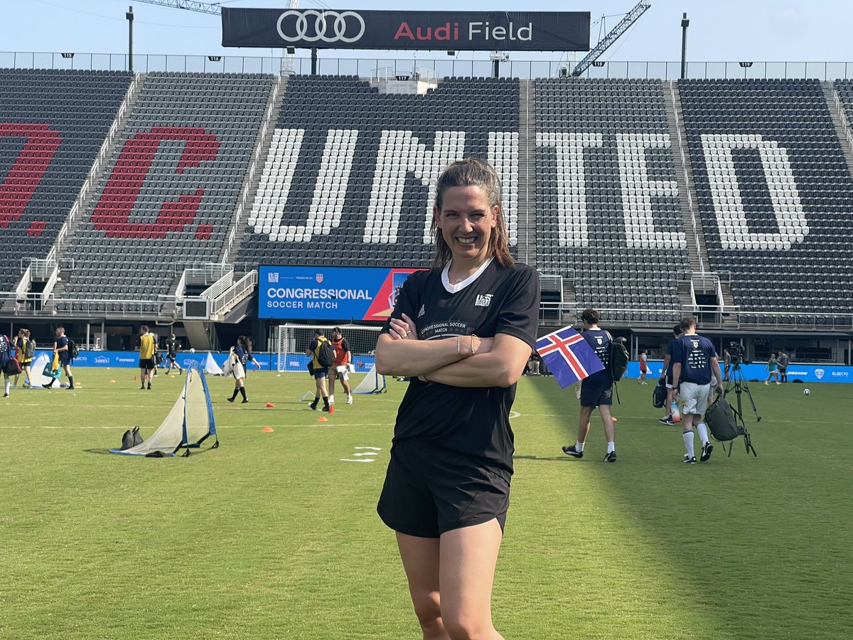 raggae86's tweet photo. Had so much fun playing in the #EmbassyTournament ⚽️ with my 🇸🇪Swedish friends -@SwedeninUSA - wore my #Icelandic 🇮🇸socks 😁#soccerdiplomacy #audifield @dcunited @ussoccerfndn https://t.co/mhpIepvRI1