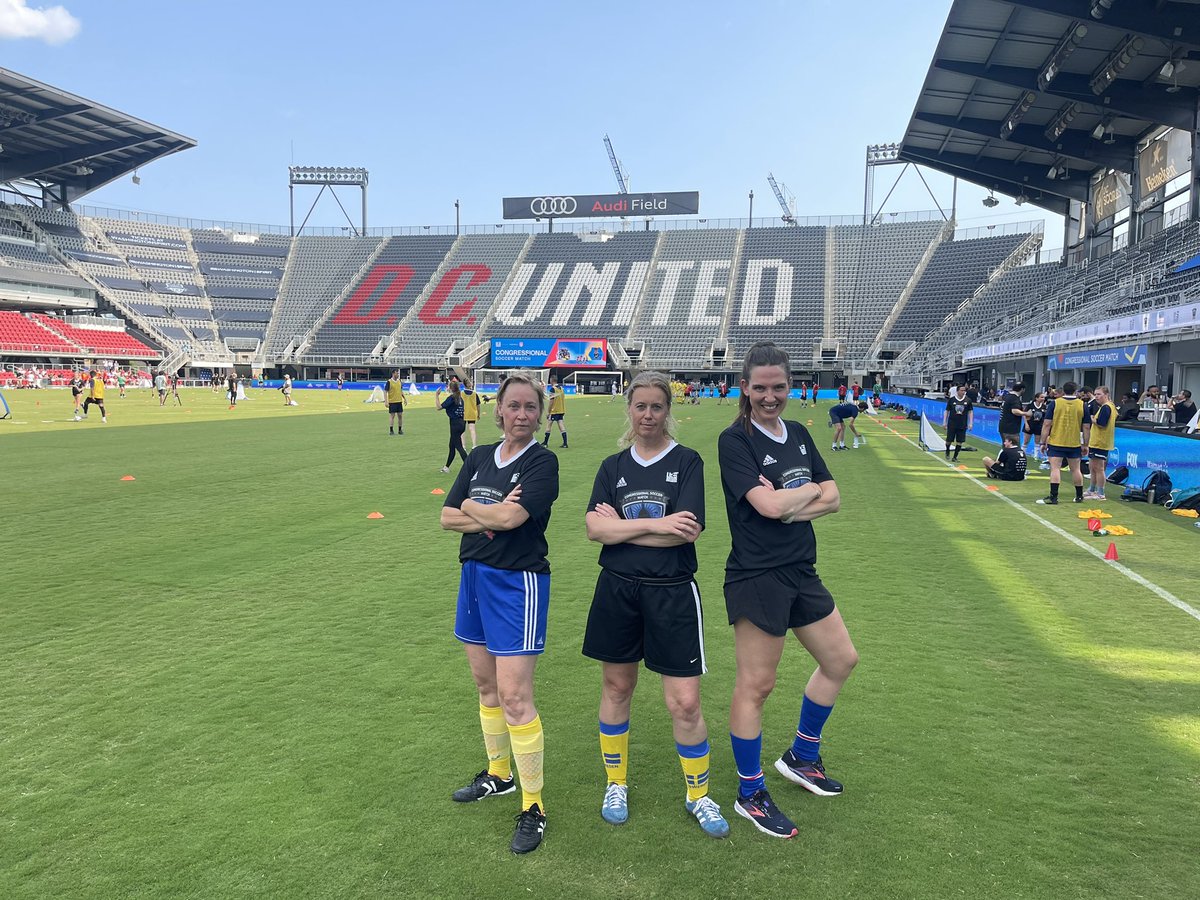 raggae86's tweet photo. Had so much fun playing in the #EmbassyTournament ⚽️ with my 🇸🇪Swedish friends -@SwedeninUSA - wore my #Icelandic 🇮🇸socks 😁#soccerdiplomacy #audifield @dcunited @ussoccerfndn https://t.co/mhpIepvRI1
