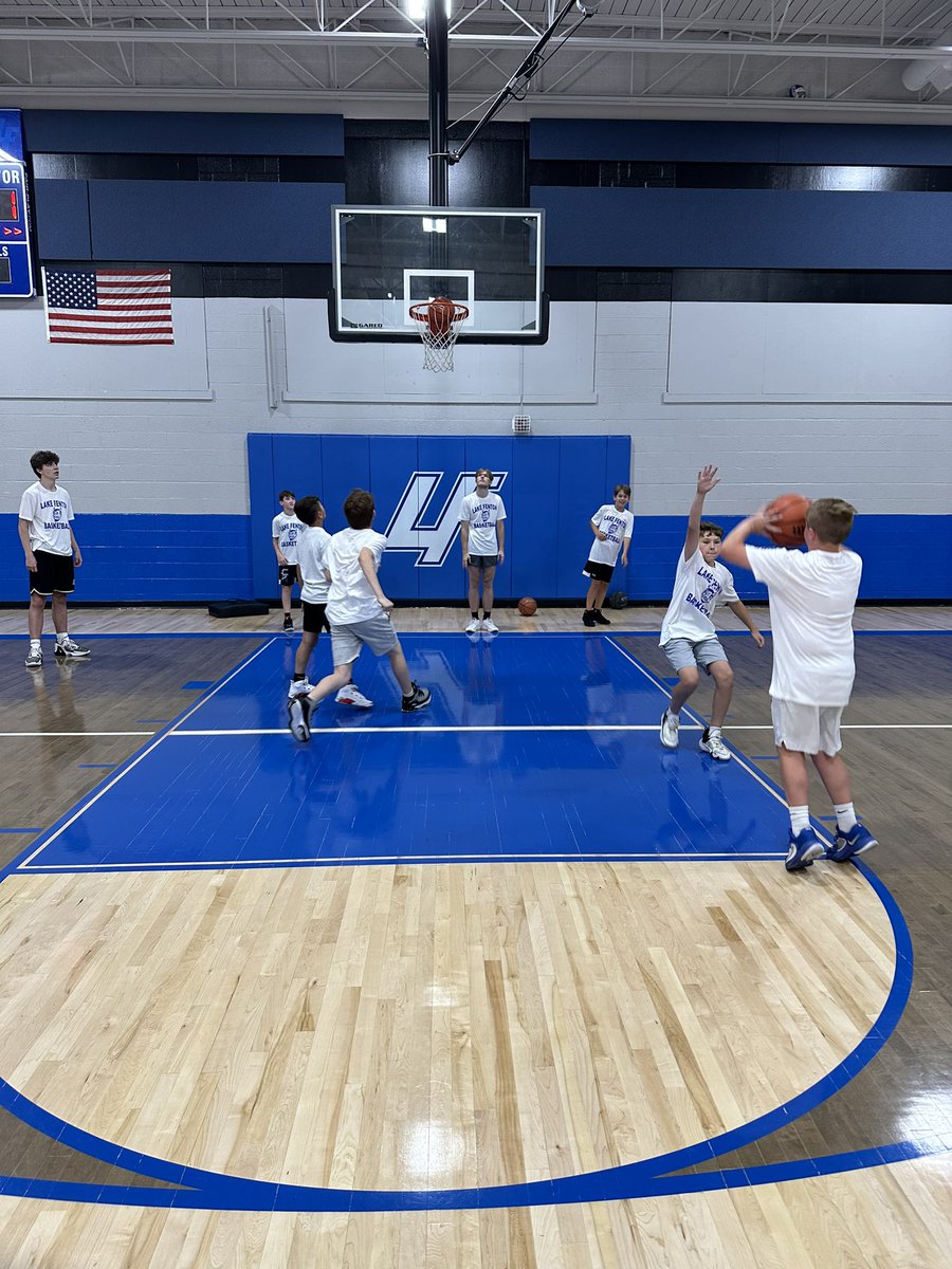 LFMensHoops's tweet photo. We had a great Day 1 of our Summer Youth Camp!! #HardWork #ChampionshipEffort #Brothership https://t.co/TnNOFQsVS8